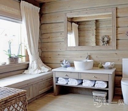 原木风格浴室装修设计效果图